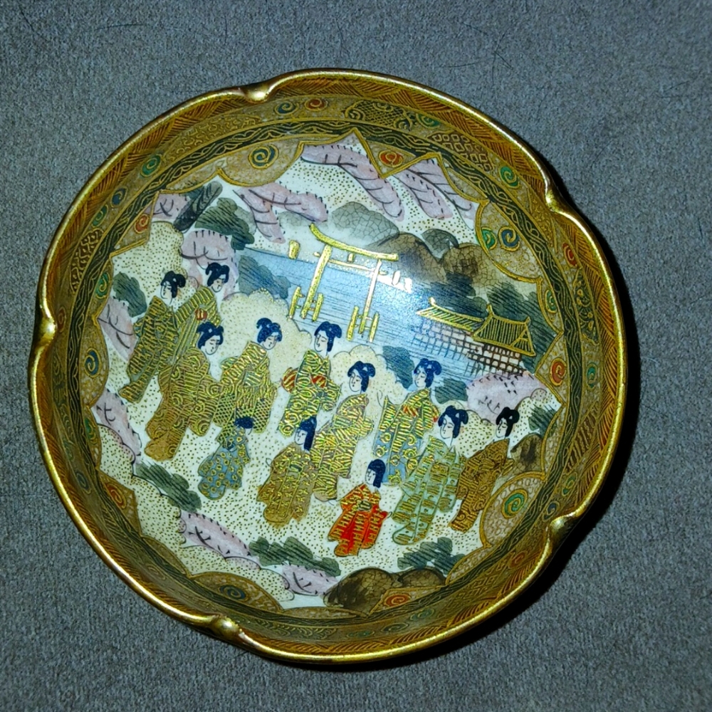 Antique Meiji period SATSUMA bowl